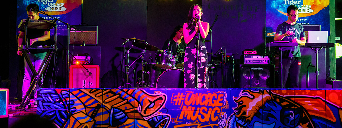 Rozella-performing-at-Timbre-during-Tiger-Uncage-Music-Block-Party